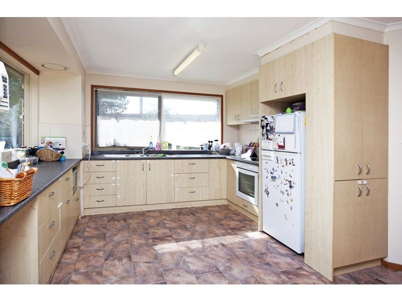 23 Lamont Crescent, Cranbourne VIC 3977