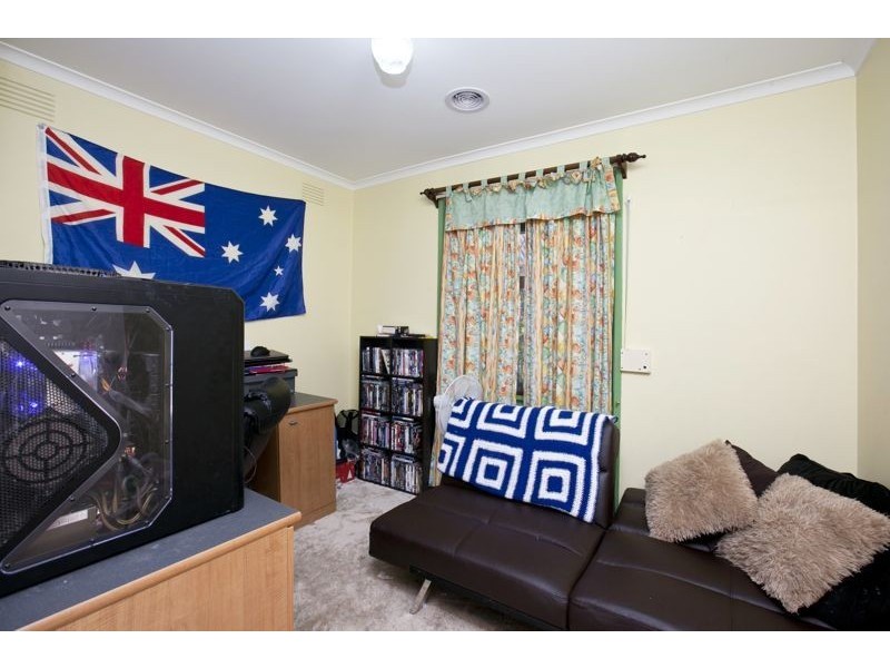 23 Lamont Crescent, Cranbourne VIC 3977