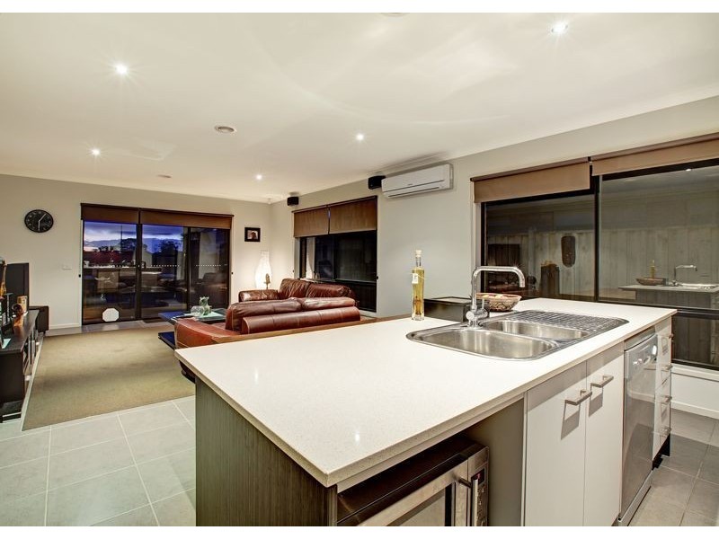 47 Bluemist Circuit, Lyndhurst VIC 3975