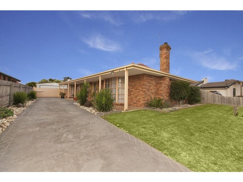 11 Waverley Park Drive, Cranbourne North VIC 3977