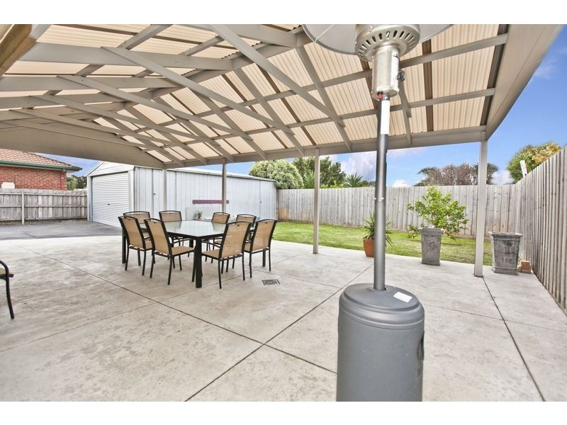 11 Waverley Park Drive, Cranbourne North VIC 3977