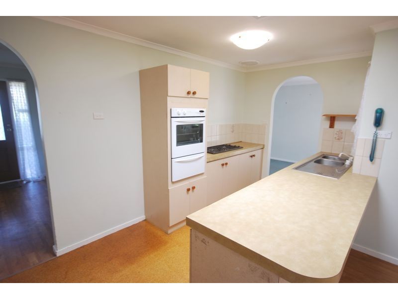 28 Hazelwood Avenue, Cranbourne North VIC 3977