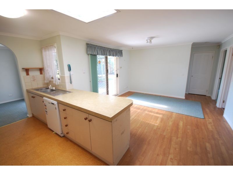 28 Hazelwood Avenue, Cranbourne North VIC 3977