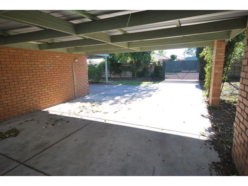 28 Hazelwood Avenue, Cranbourne North VIC 3977