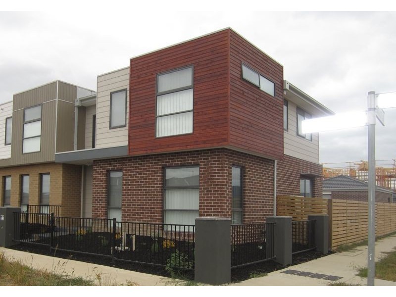 2 Jade Walk, Officer VIC 3809