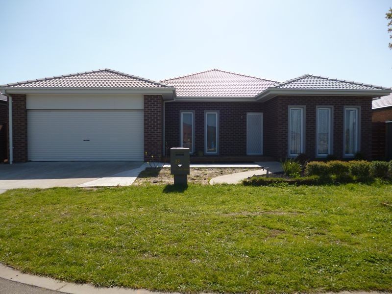 23 Flametree Circuit, Cranbourne VIC 3977