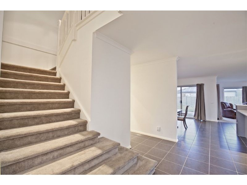 19 Ben Hall Street, Cranbourne East VIC 3977