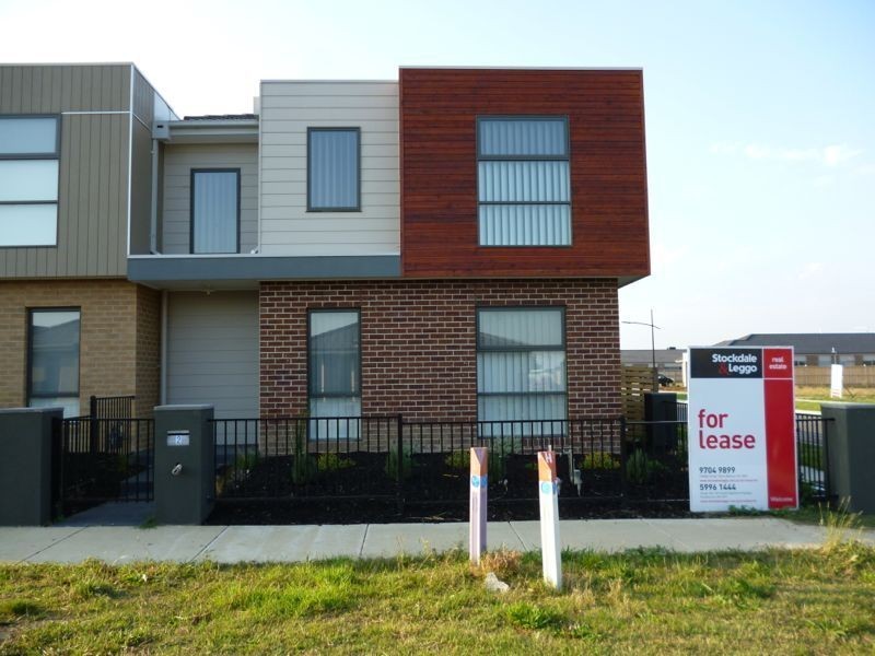 2 Jade Walk, Pakenham VIC 3810