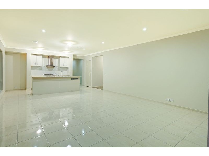 10 Livida Circuit, Lyndhurst VIC 3975