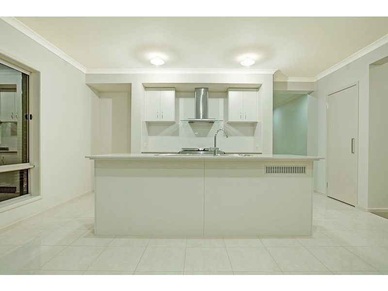 10 Livida Circuit, Lyndhurst VIC 3975