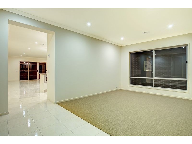 10 Livida Circuit, Lyndhurst VIC 3975