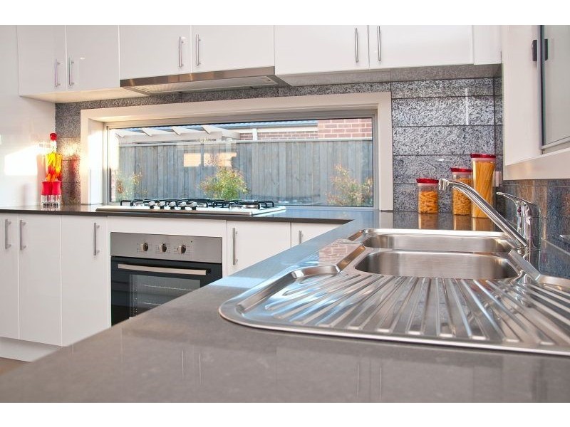 31 John Russell Road, Cranbourne West VIC 3977