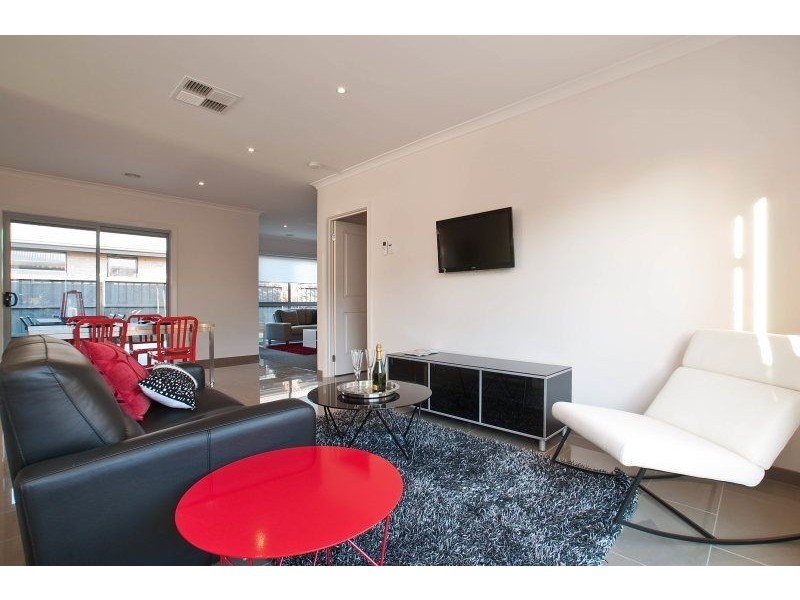 31 John Russell Road, Cranbourne West VIC 3977