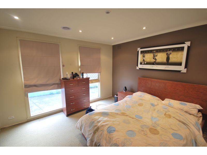 36 Circle Drive North, Cranbourne VIC 3977