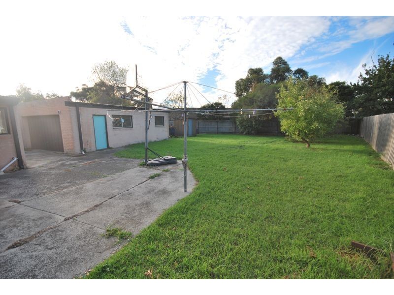 36 Circle Drive North, Cranbourne VIC 3977