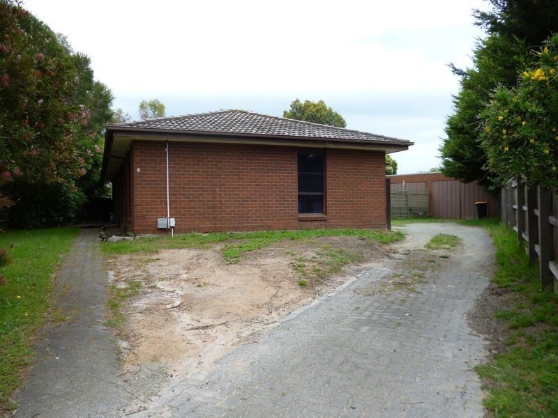 6 Giles Court, Cranbourne VIC 3977