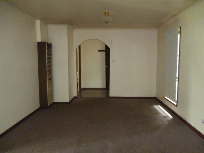 6 Giles Court, Cranbourne VIC 3977