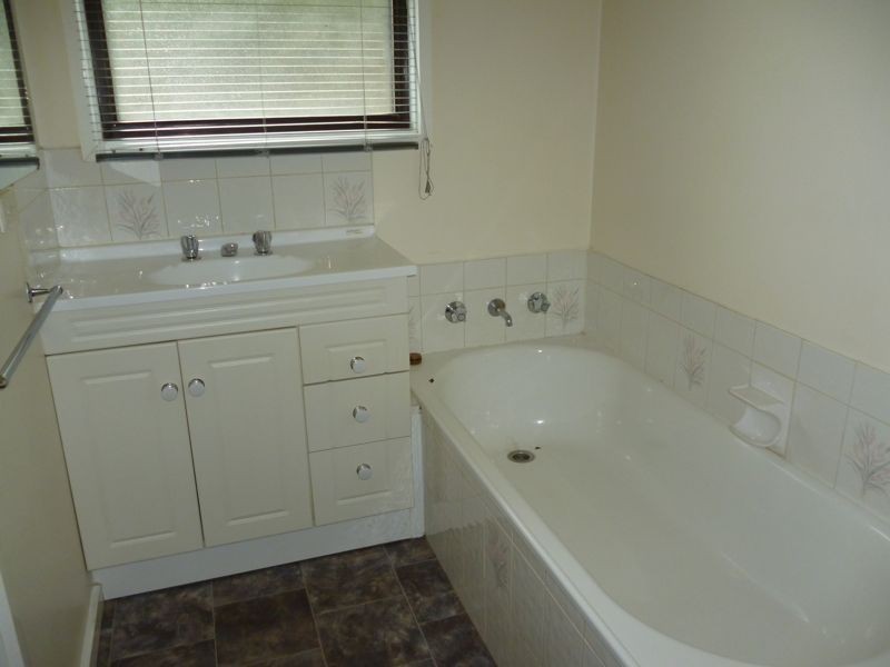 6 Giles Court, Cranbourne VIC 3977