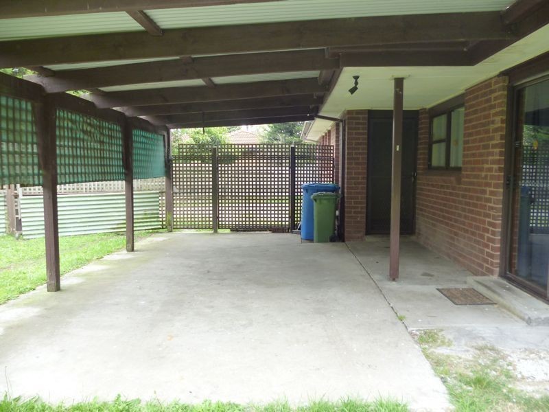 6 Giles Court, Cranbourne VIC 3977