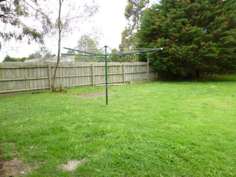 6 Giles Court, Cranbourne VIC 3977