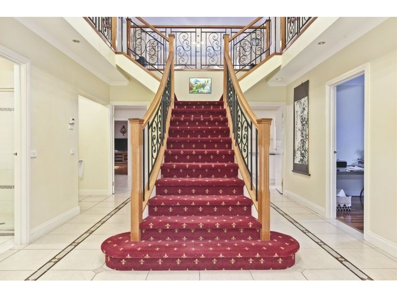 16 Eureka Crescent, Narre Warren South VIC 3805