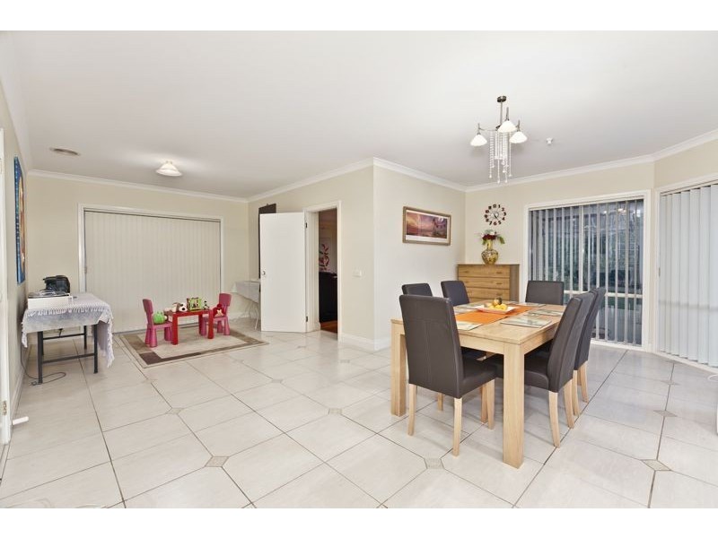 16 Eureka Crescent, Narre Warren South VIC 3805