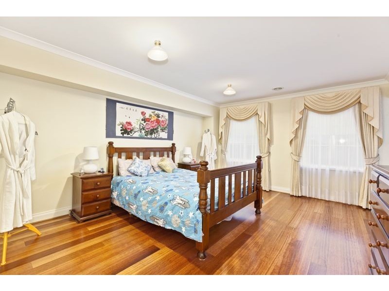 16 Eureka Crescent, Narre Warren South VIC 3805