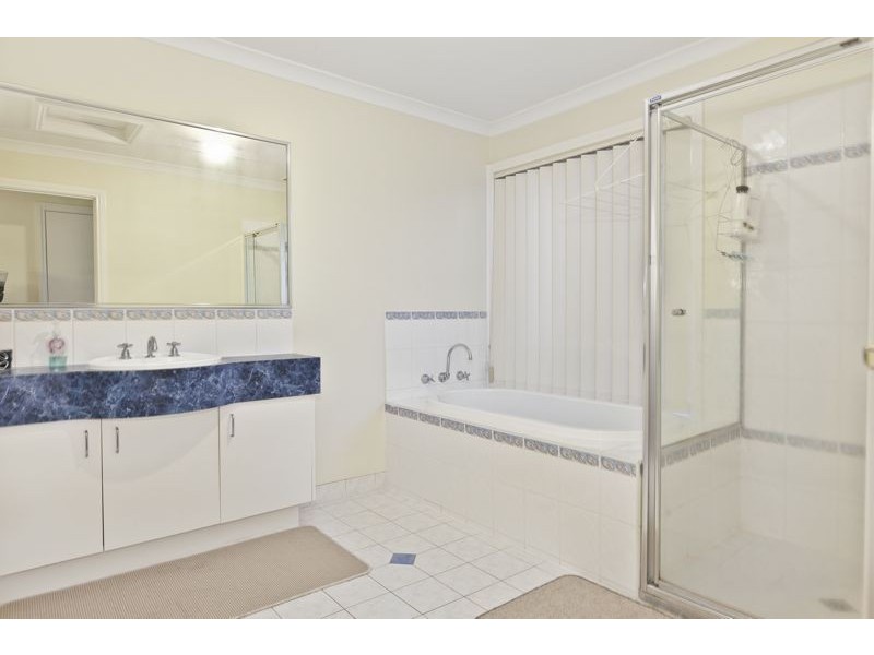 16 Eureka Crescent, Narre Warren South VIC 3805