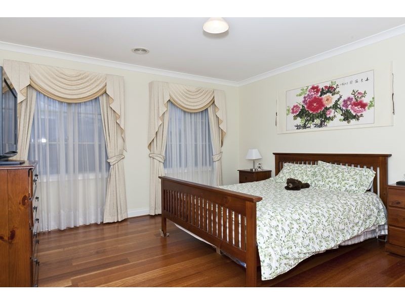 16 Eureka Crescent, Narre Warren South VIC 3805