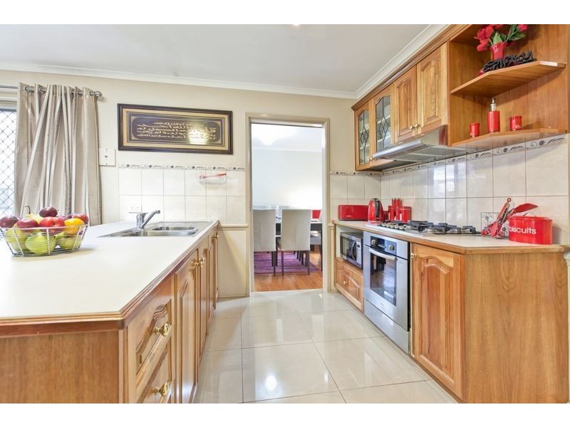 33 Norfolk Drive, Narre Warren VIC 3805