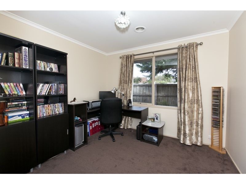 33 Norfolk Drive, Narre Warren VIC 3805