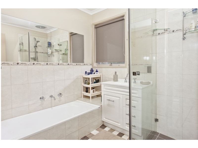 33 Norfolk Drive, Narre Warren VIC 3805