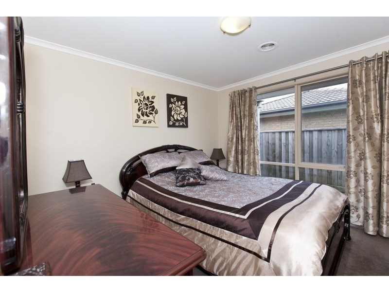 33 Norfolk Drive, Narre Warren VIC 3805