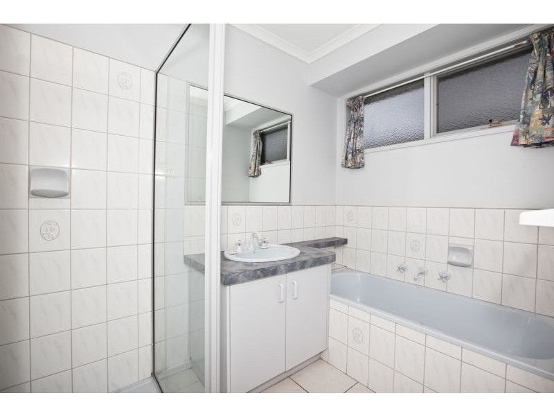 22 Navarre Drive, Cranbourne West VIC 3977