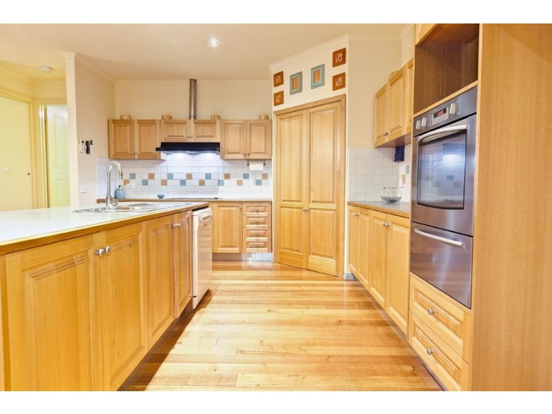 3 Henry Lawson Drive, Lynbrook VIC 3975