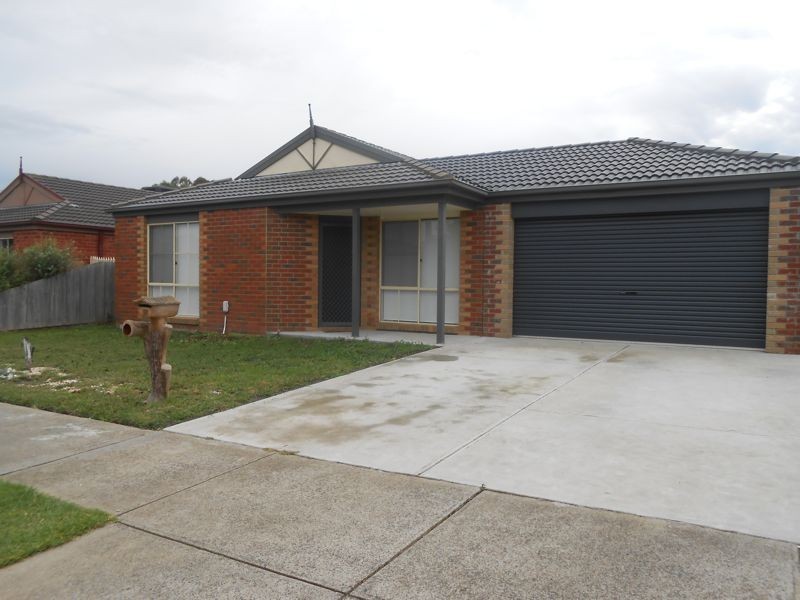 96 Scarborough Avenue, Cranbourne West VIC 3977