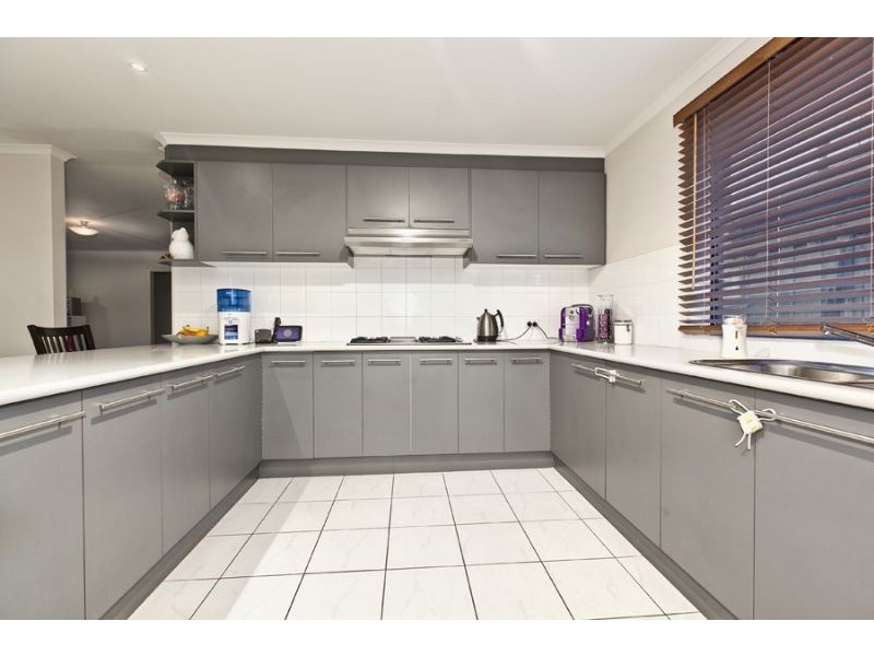 14 Honey Myrtle Way, Cranbourne VIC 3977