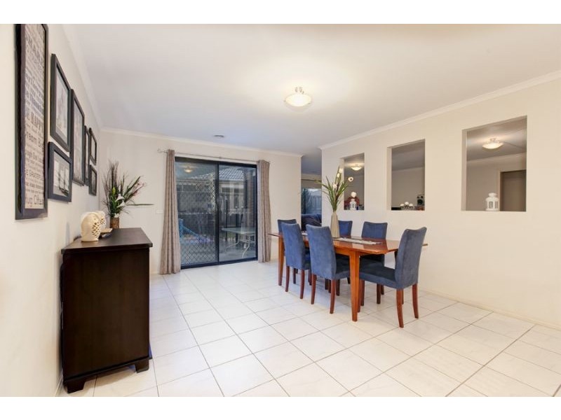 14 Honey Myrtle Way, Cranbourne VIC 3977