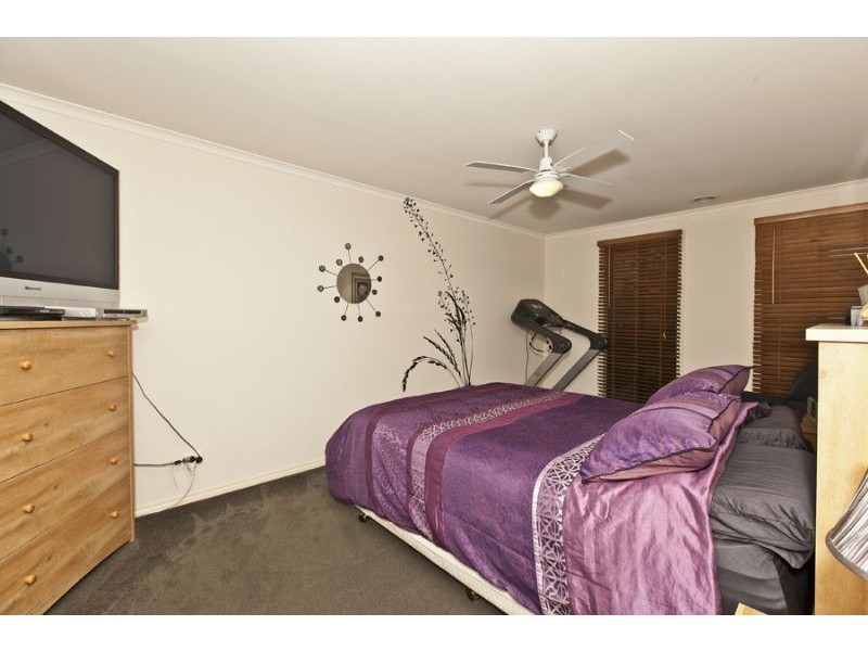 14 Honey Myrtle Way, Cranbourne VIC 3977