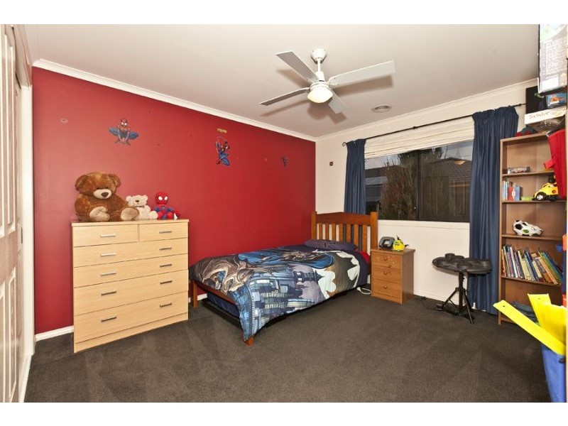 14 Honey Myrtle Way, Cranbourne VIC 3977
