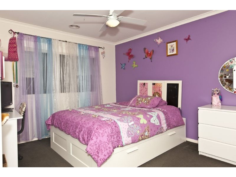 14 Honey Myrtle Way, Cranbourne VIC 3977