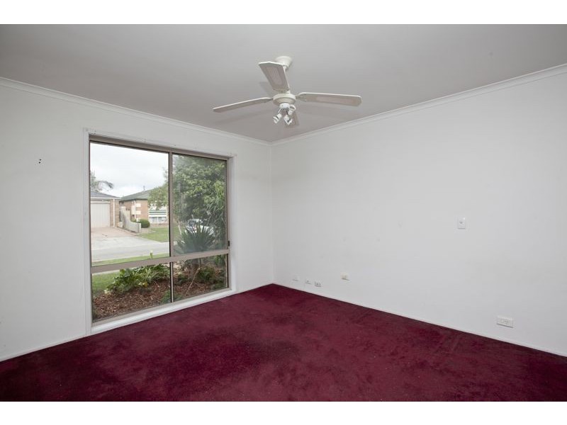 3 Douglas Court, Cranbourne West VIC 3977