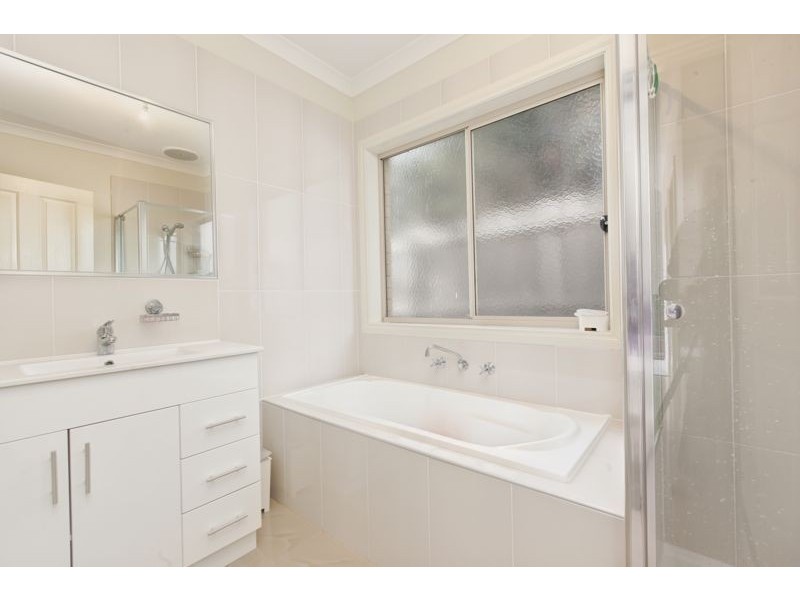 2/52 Marylyn Place, Cranbourne VIC 3977