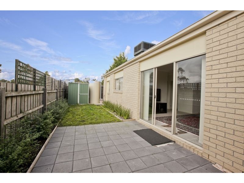 2/52 Marylyn Place, Cranbourne VIC 3977