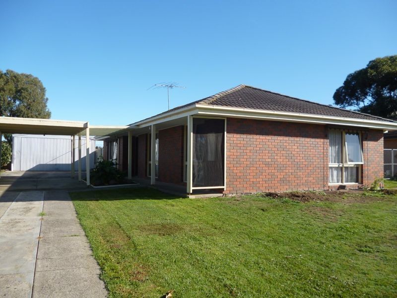 33 Guildford Crescent, Narre Warren VIC 3805