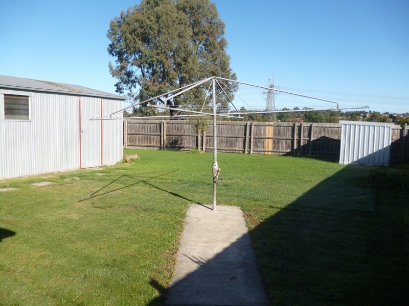 33 Guildford Crescent, Narre Warren VIC 3805