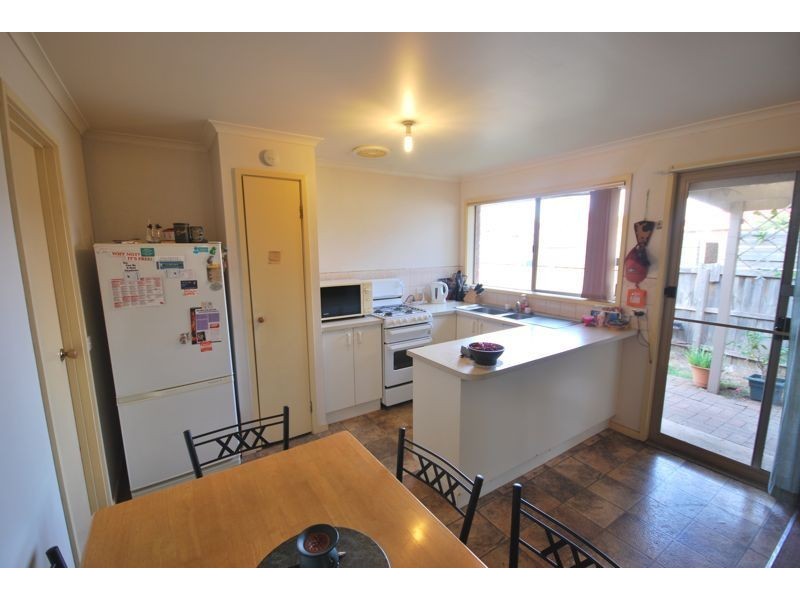 1/42 Navarre Drive, Cranbourne VIC 3977