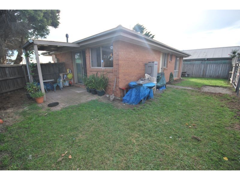 1/42 Navarre Drive, Cranbourne VIC 3977