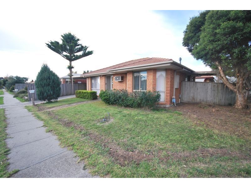 1/42 Navarre Drive, Cranbourne VIC 3977