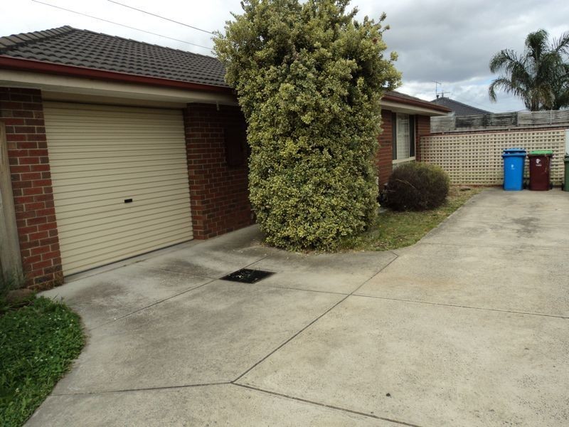 2/25 Coriyule Court, Cranbourne North VIC 3977